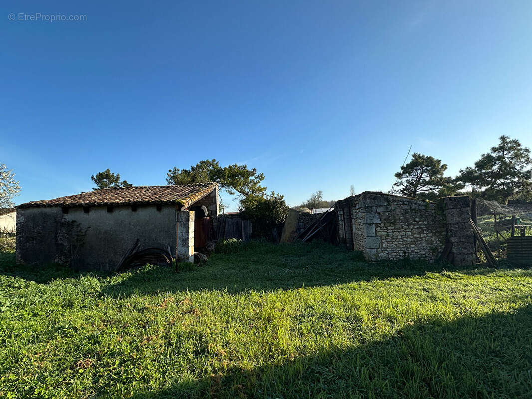 Maison à SAINT-JUST-LUZAC
