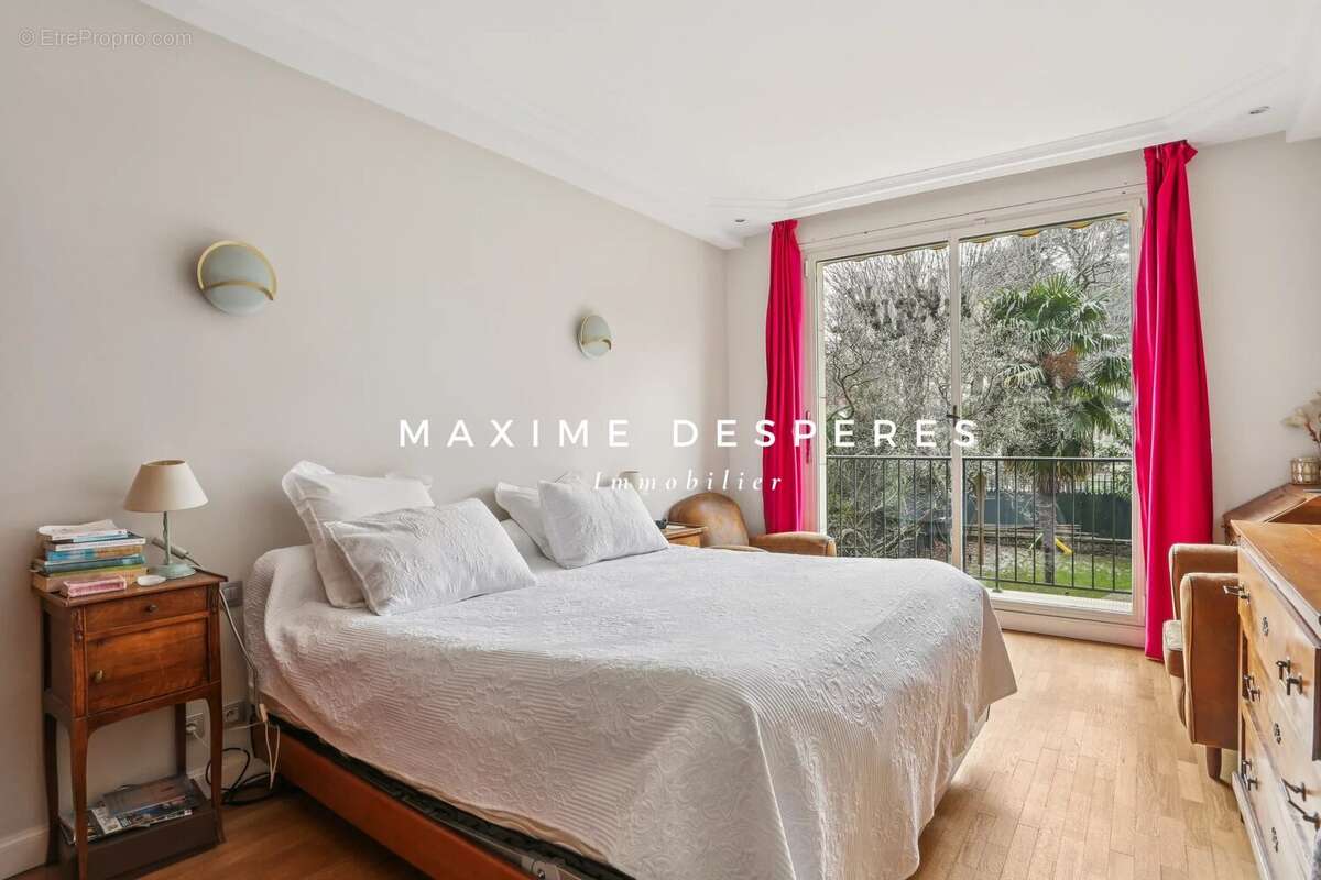 Appartement à NEUILLY-SUR-SEINE
