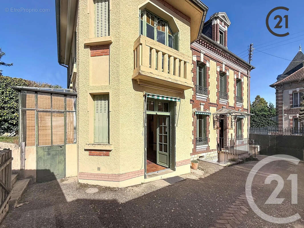 Maison 215 m² à Auxerre  - photo 2