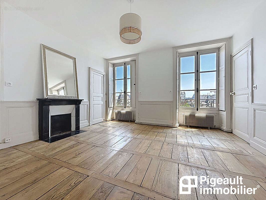Appartement  T5 à vendre - Rennes - Centre ville - Les halles - 100 m² - Ascenseur - Garage à louer - photo 5