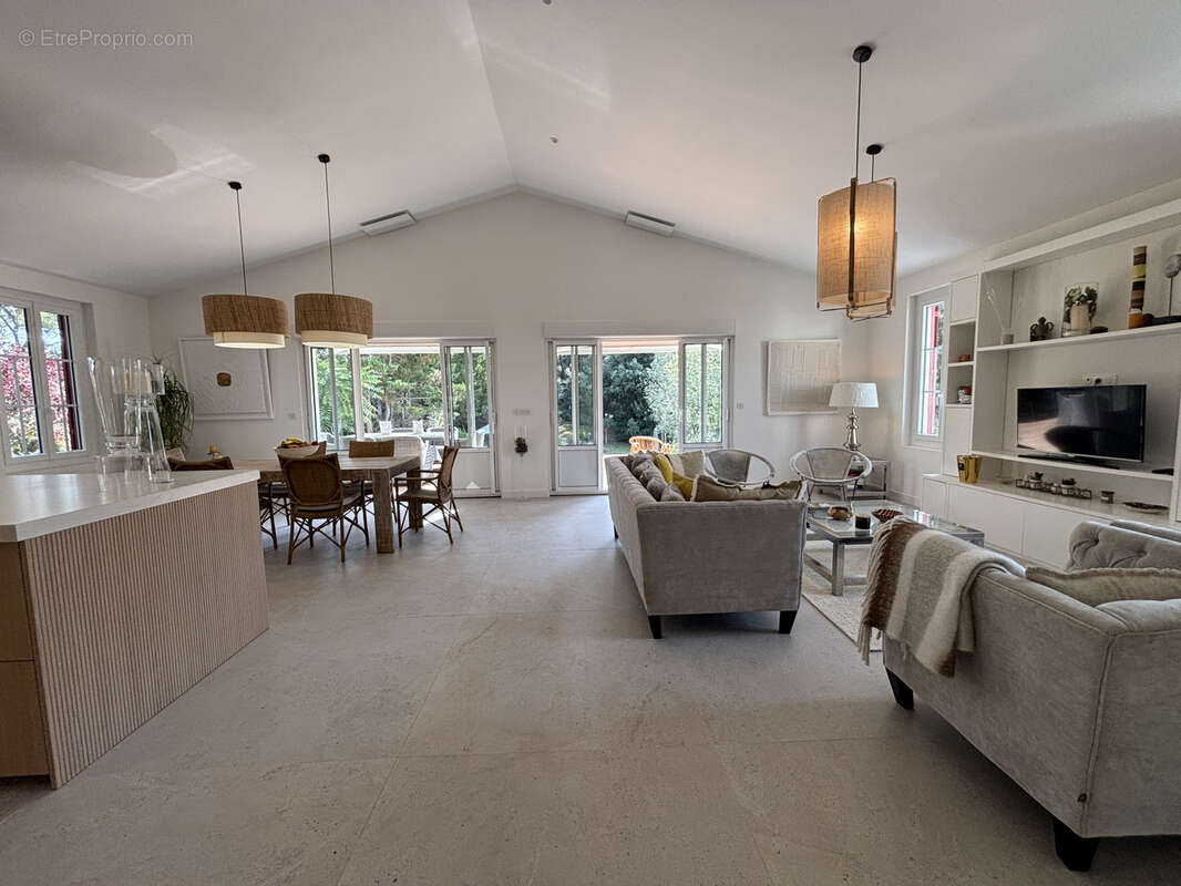 Maison à SAINT-GEORGES-DE-DIDONNE