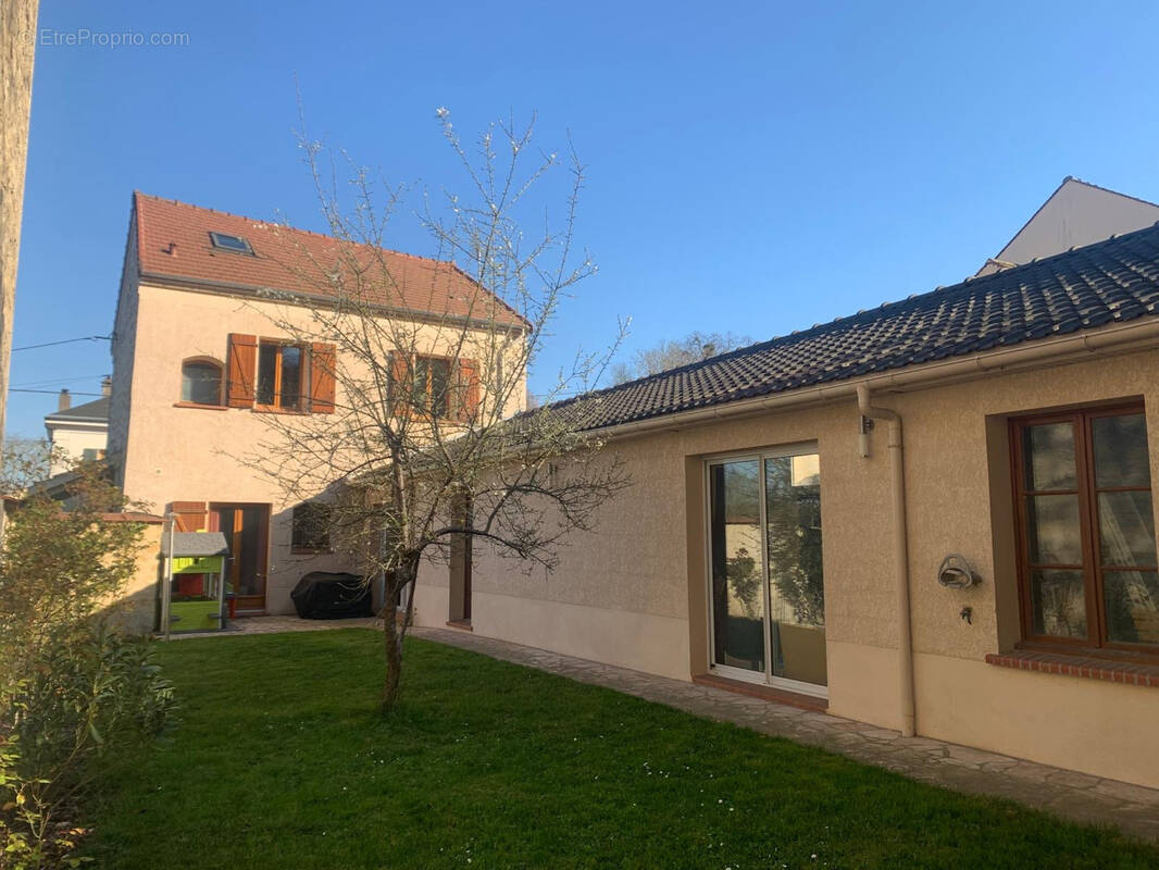 Maison à HARDRICOURT