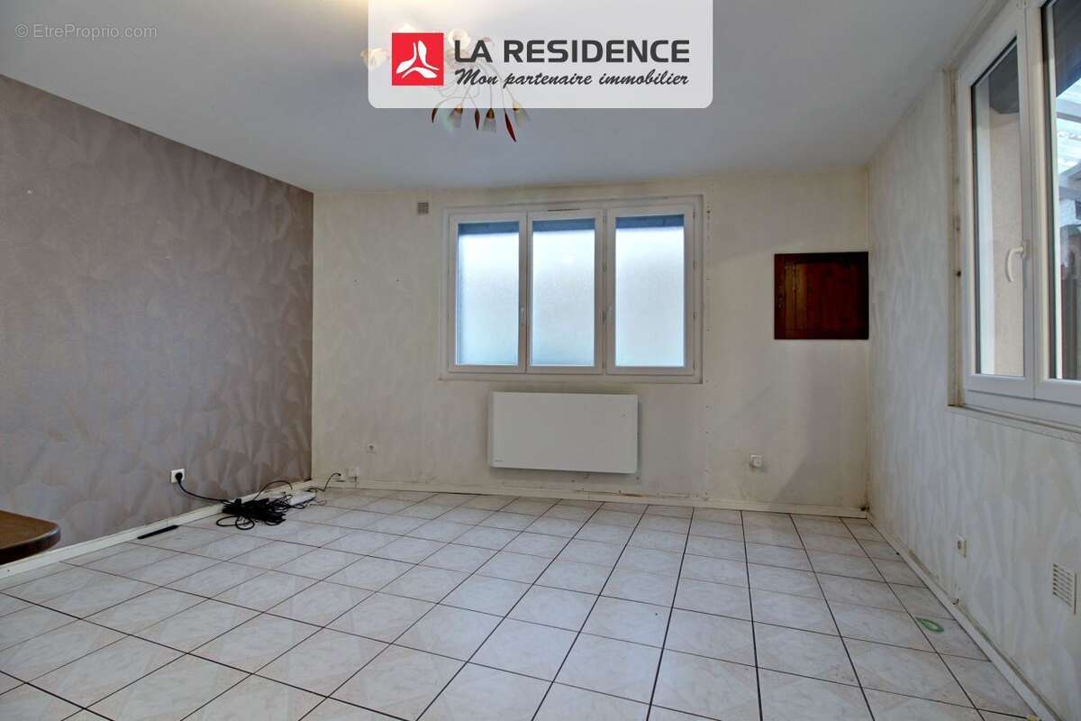 Maison à LES MUREAUX