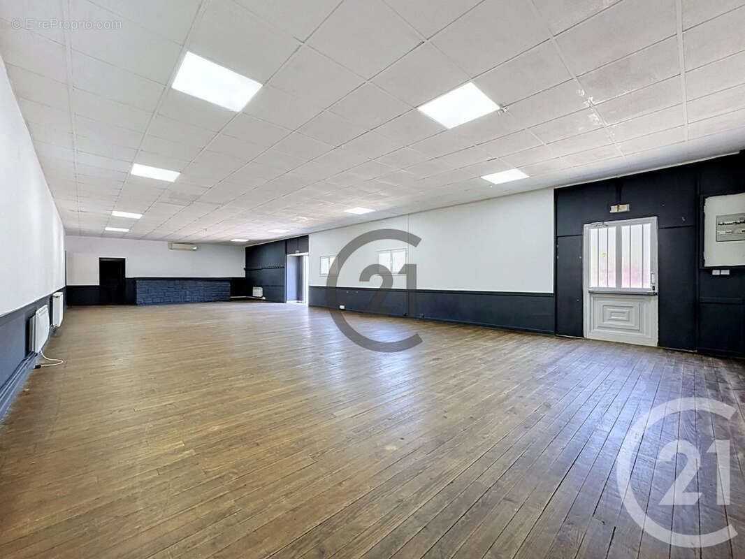 Maison 717 m² à Courcy  - photo 14