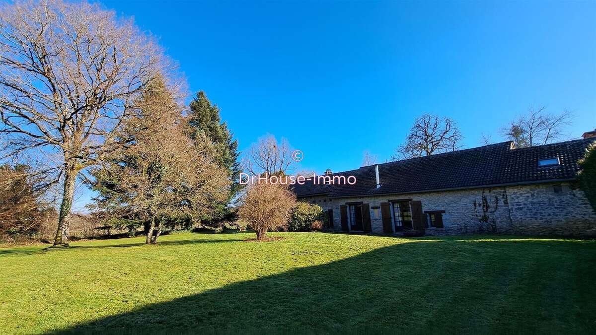 Maison à SAINT-SAUD-LACOUSSIERE