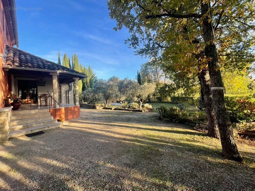 Maison à ROUSSILLON