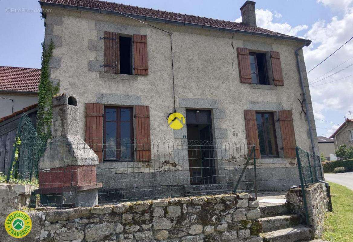 Maison à ROCHES