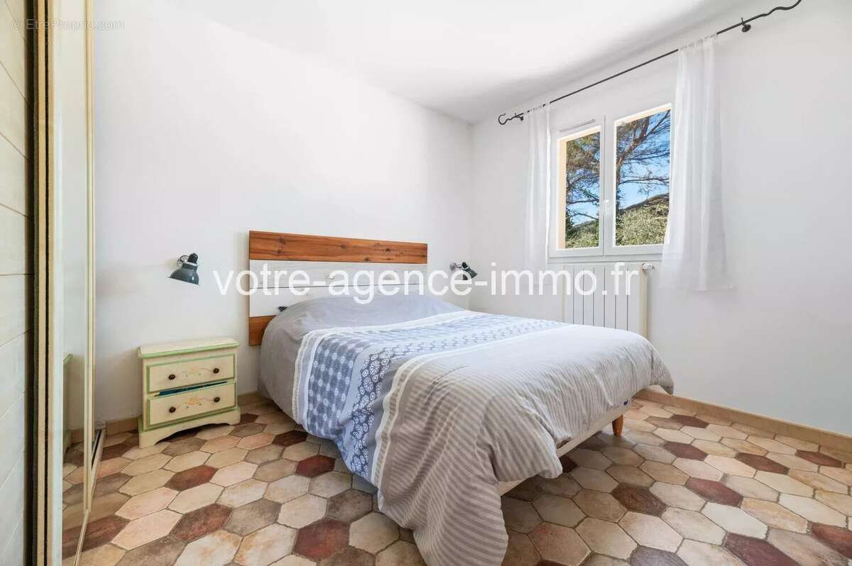 Peille, belle maison 105m² + garage 30m² Piscine + dépendance - photo 13