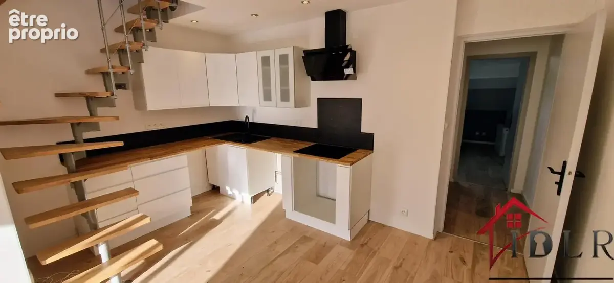 Appartement à AVANNE-AVENEY