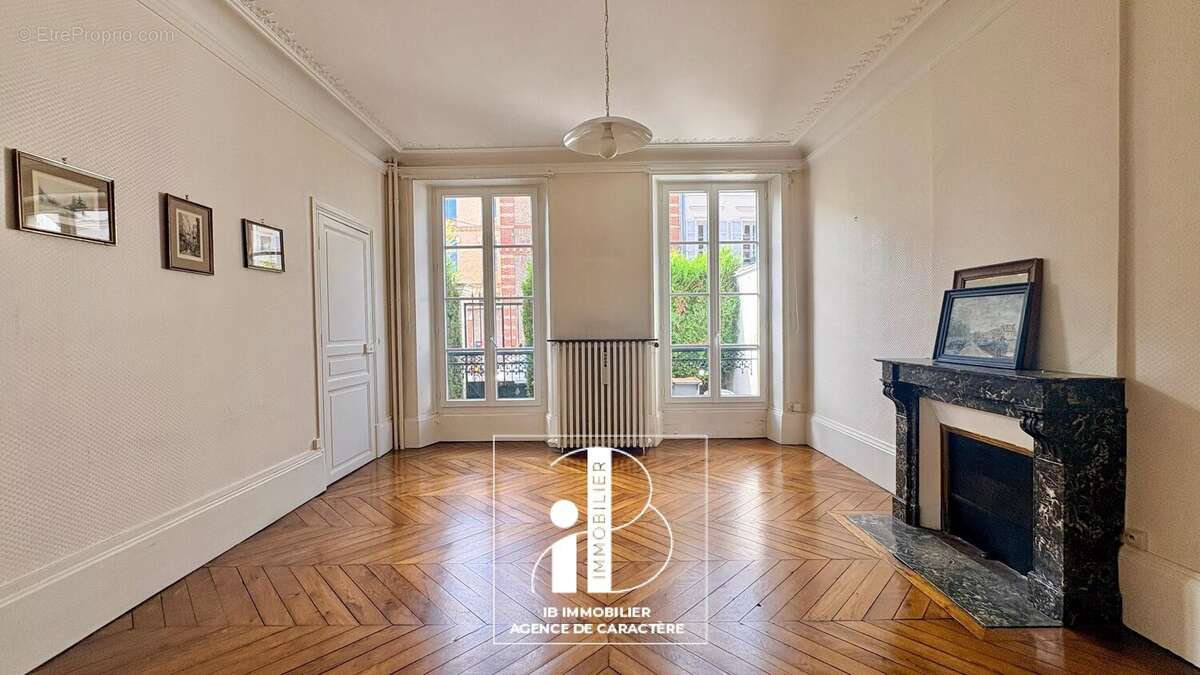 Maison à FONTAINEBLEAU