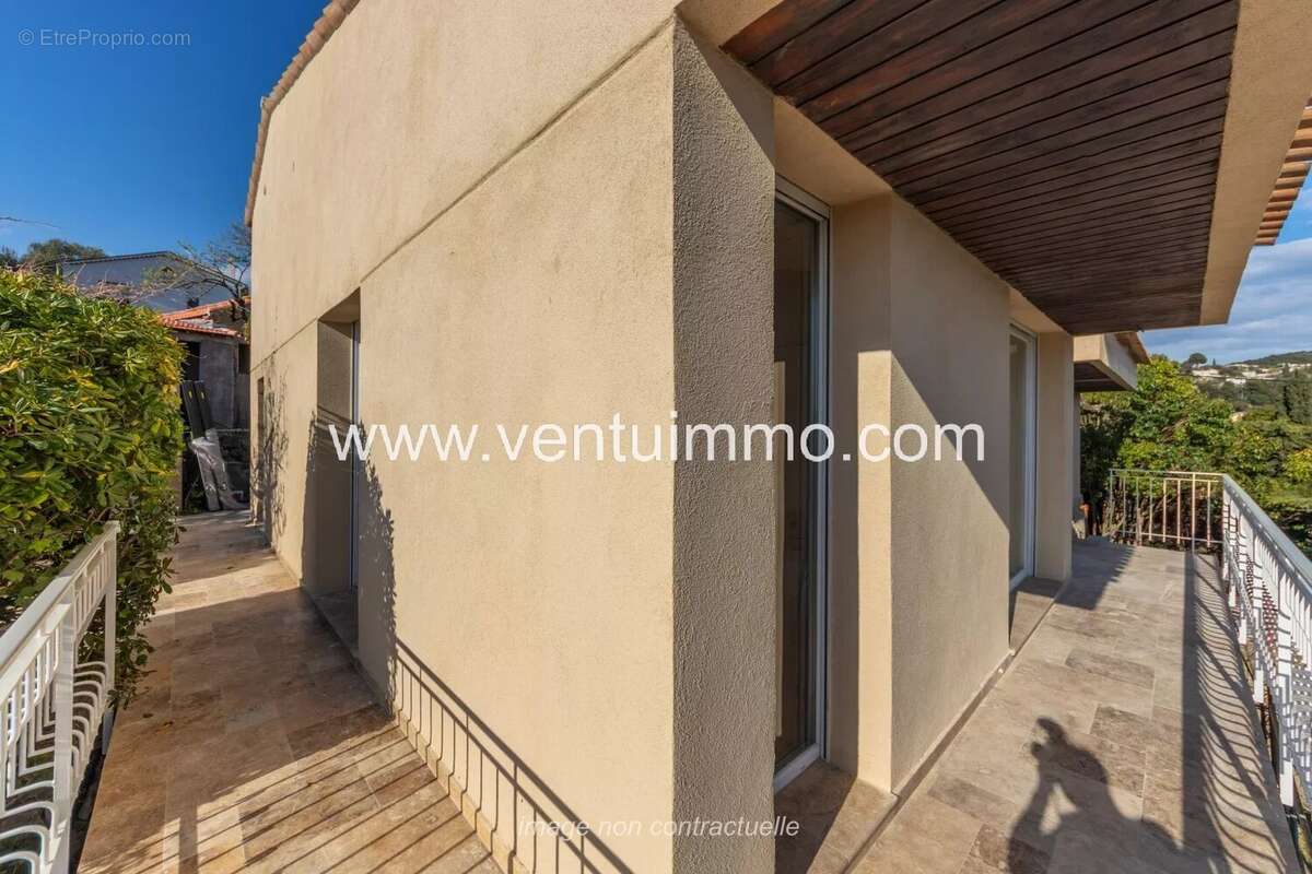 Maison mitoyenne de 110 m² avec piscine à Mougins - photo 7