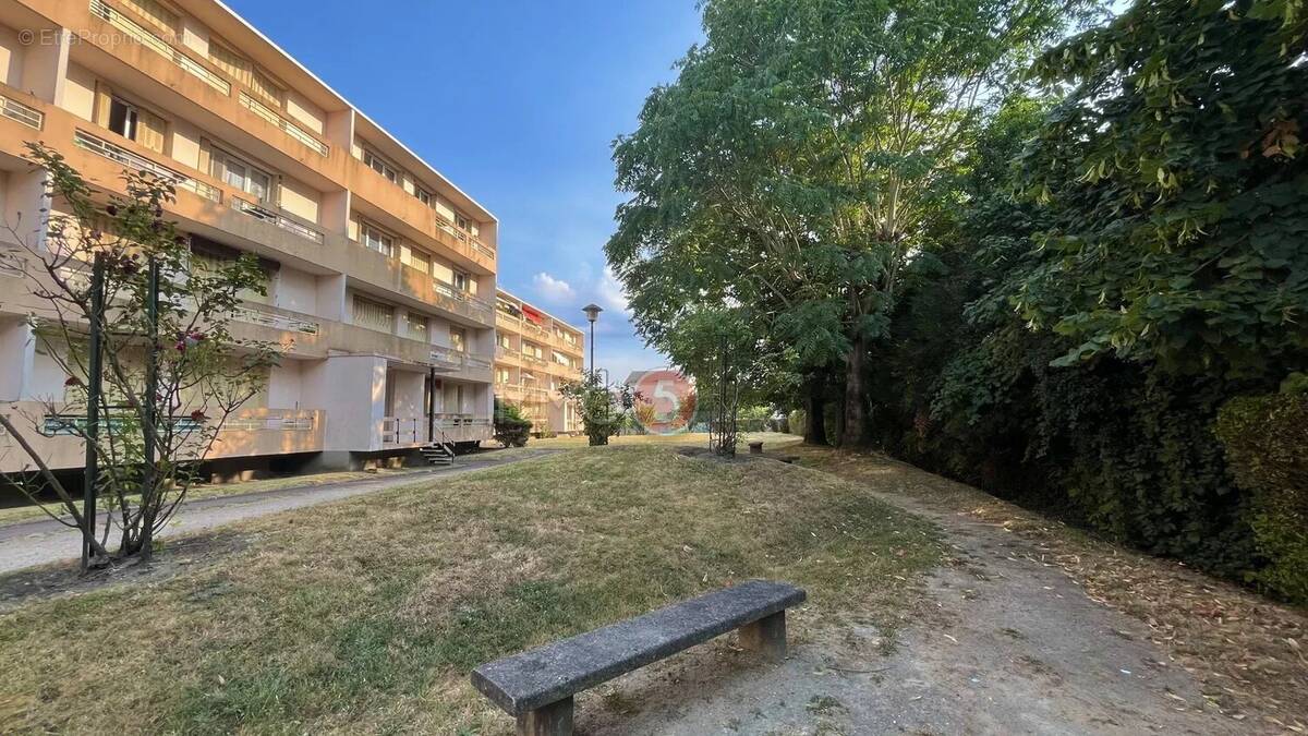 Appartement à BONDY