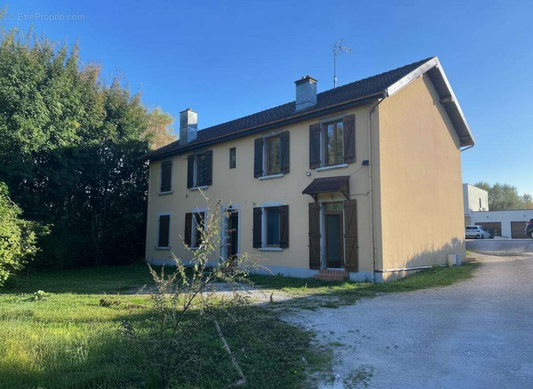 Appartement à VOUJEAUCOURT