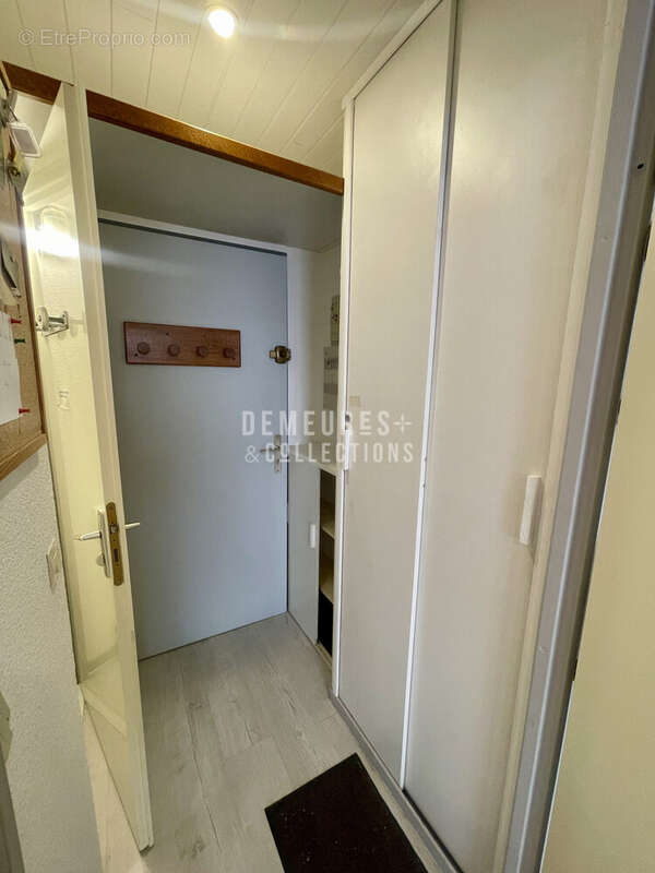 Entrée / Rangement - Appartement à LA COTE-D'AIME