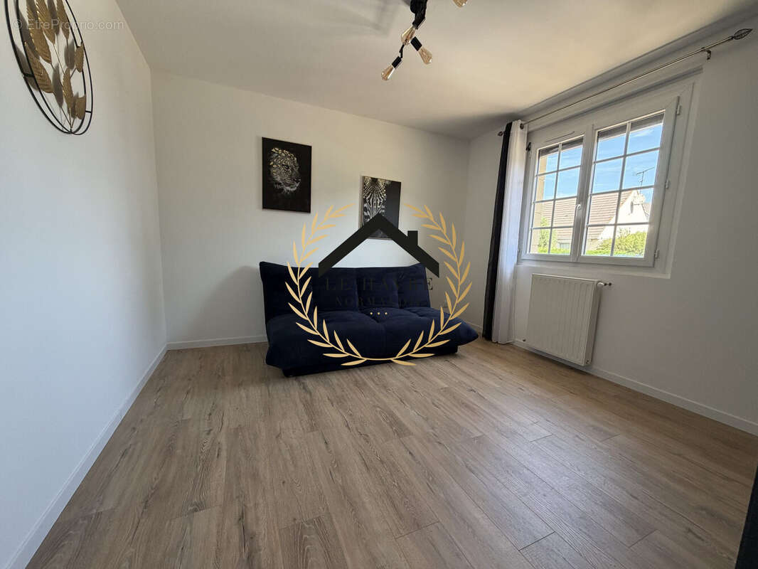 Maison 128 m² à Angerville-La-Martel  - photo 8