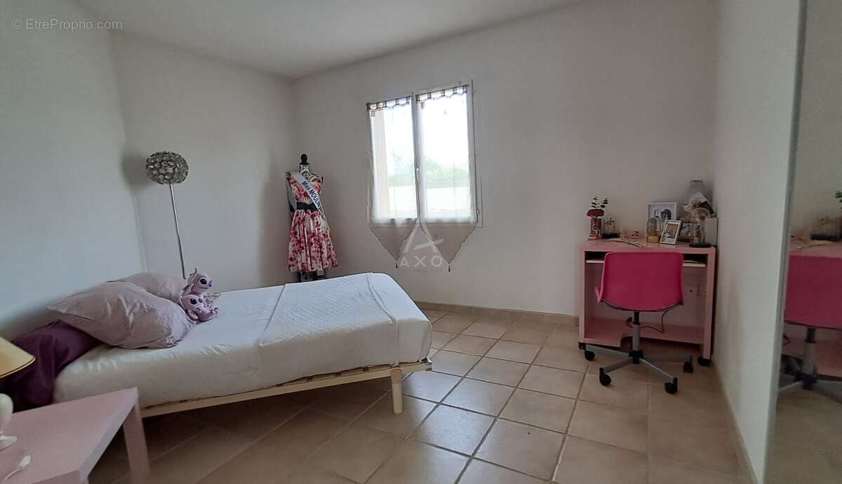Maison de plain pied et hangar - photo 7