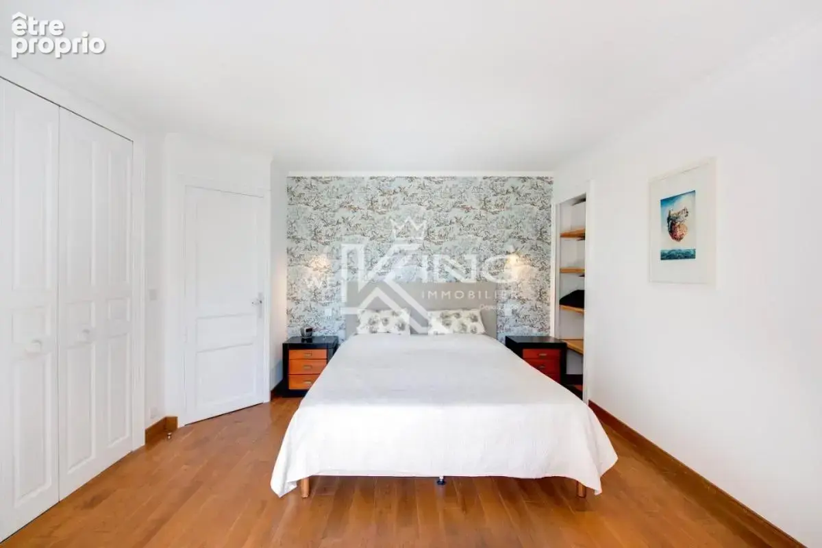 VALESCURE- Appartement  4 pièces de caractère dans une élégante villa d'époque - photo 12