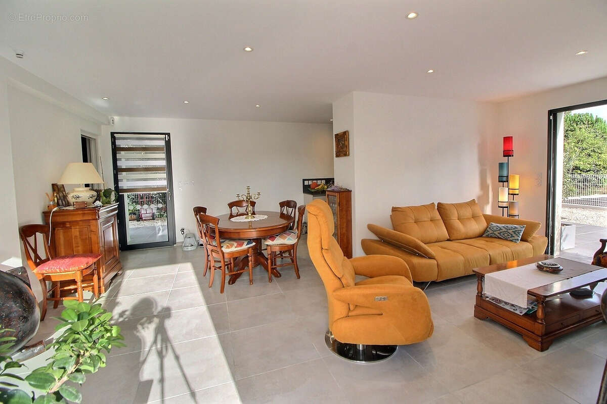 Maison à SAINT-CYPRIEN