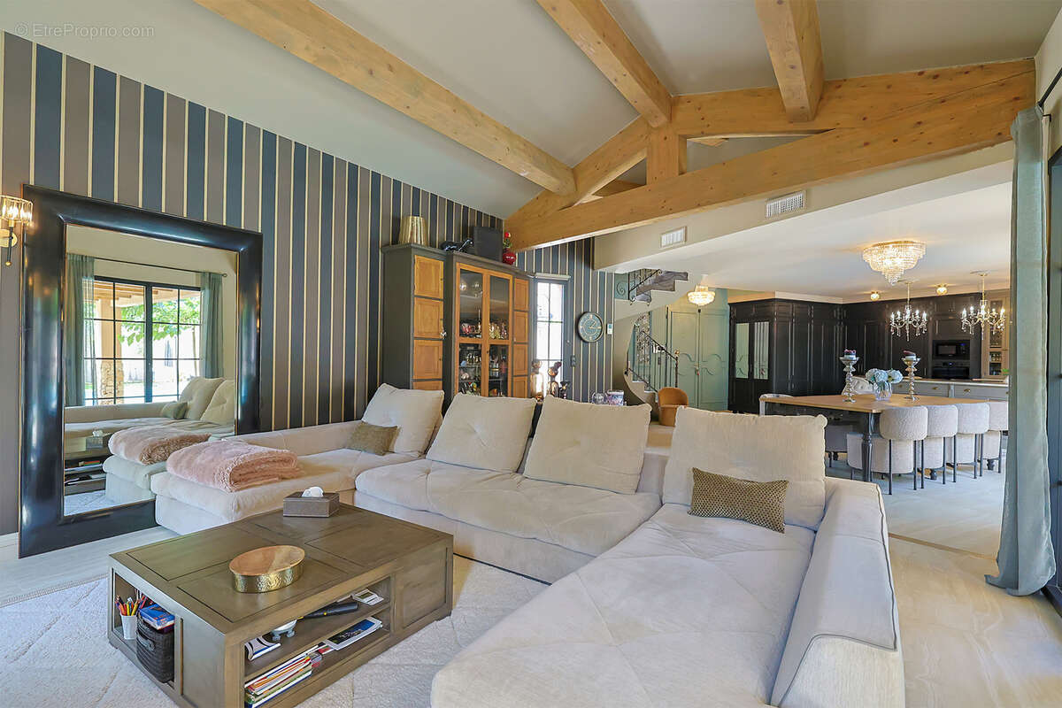 Maison à SOLLIES-TOUCAS