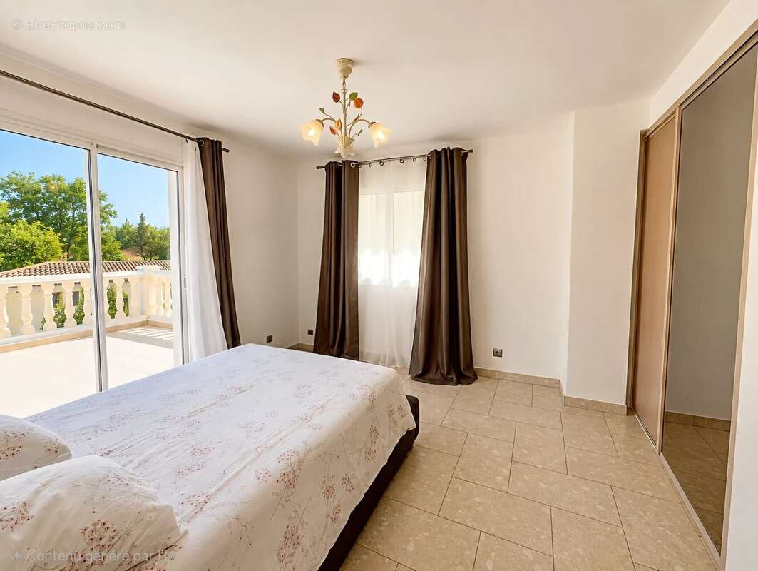 Villa de luxe à vendre à Mougins – 198 m²  5 chambres  Piscine  Deux T2 indépendants - photo 3