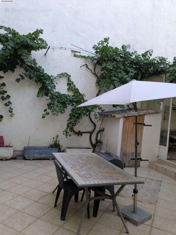 Ensemble immobilier/ 2 maisons,1 appartement en ville - photo 4