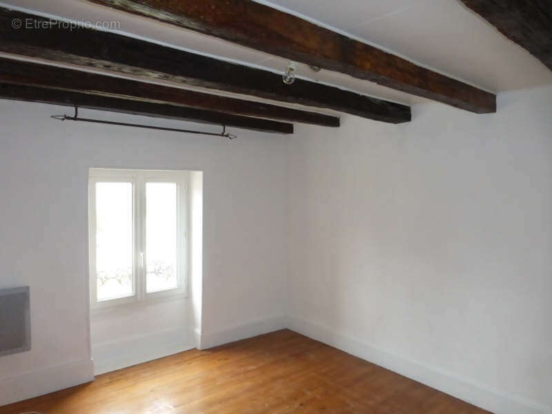 Appartement à FUMEL