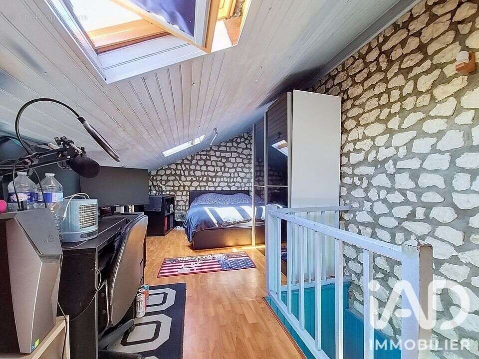 Photo 6