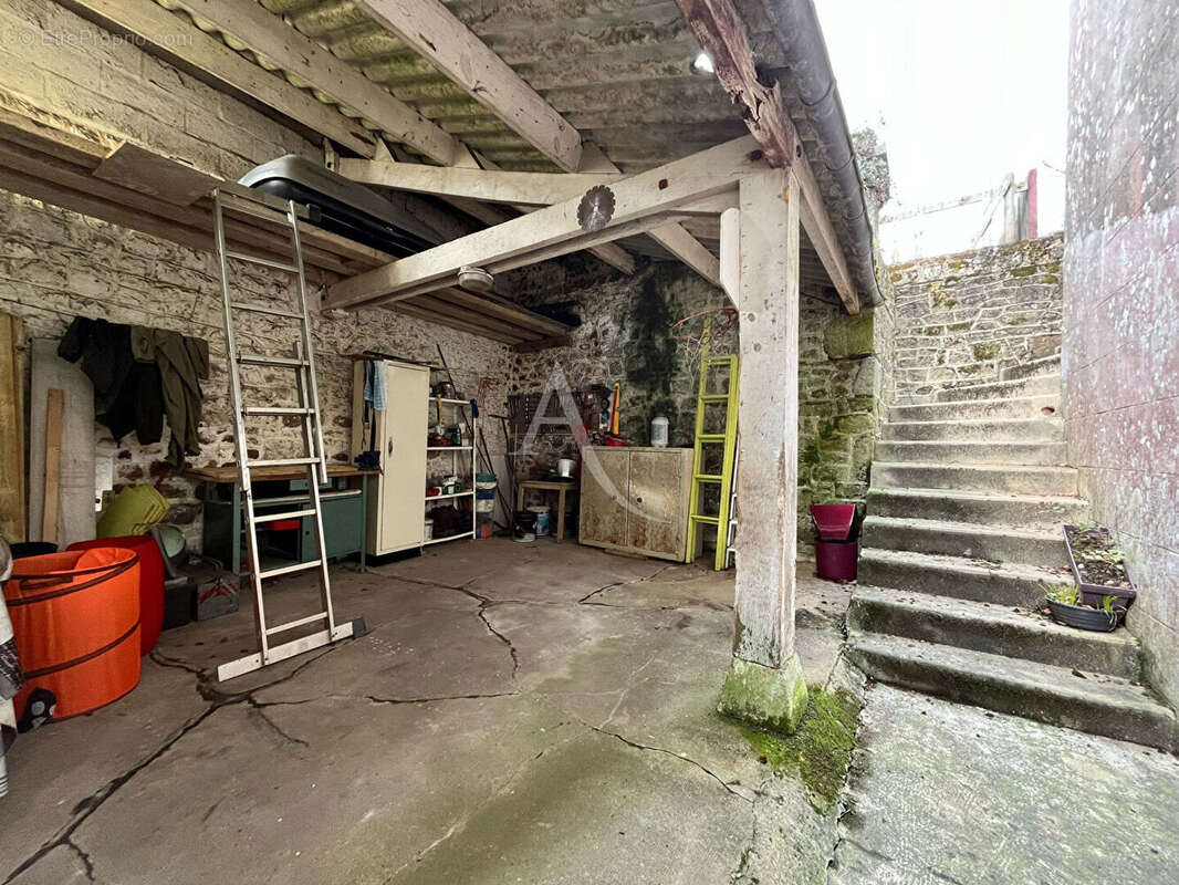 Maison à LASSAY-LES-CHATEAUX