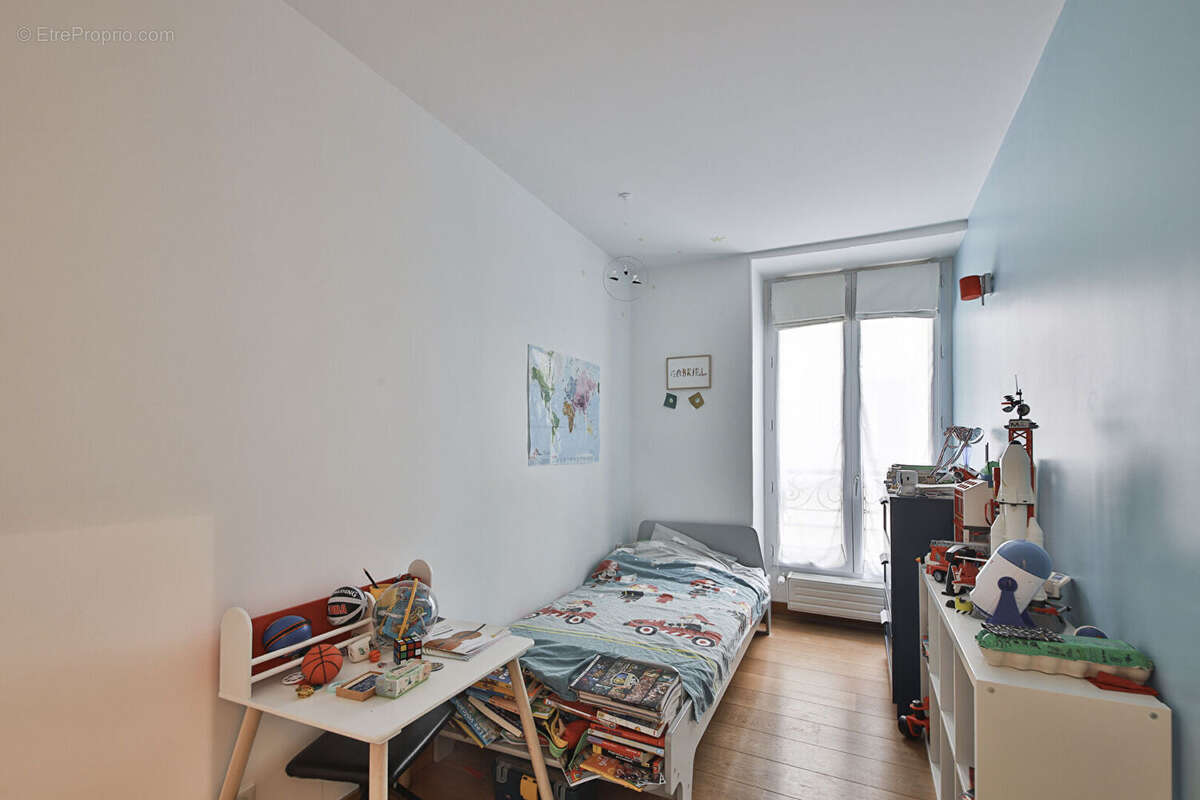 Appartement à PARIS-14E