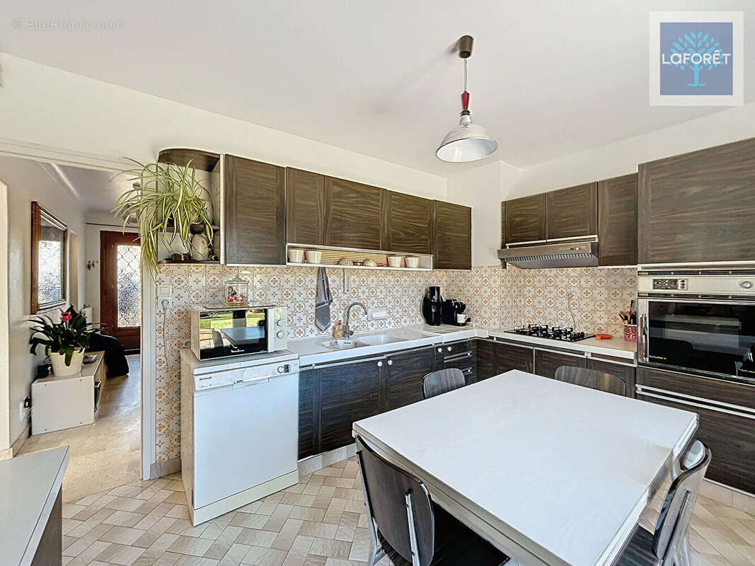 Maison de caractère, 3 chambres et deux appartements. - photo 7