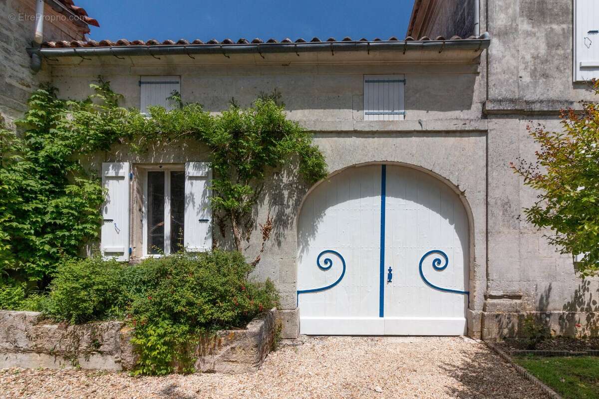 Maison à SAINT-SULPICE-DE-COGNAC