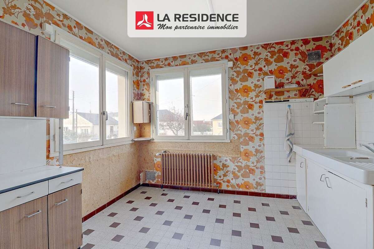 Maison à LA CHAUSSEE-SAINT-VICTOR