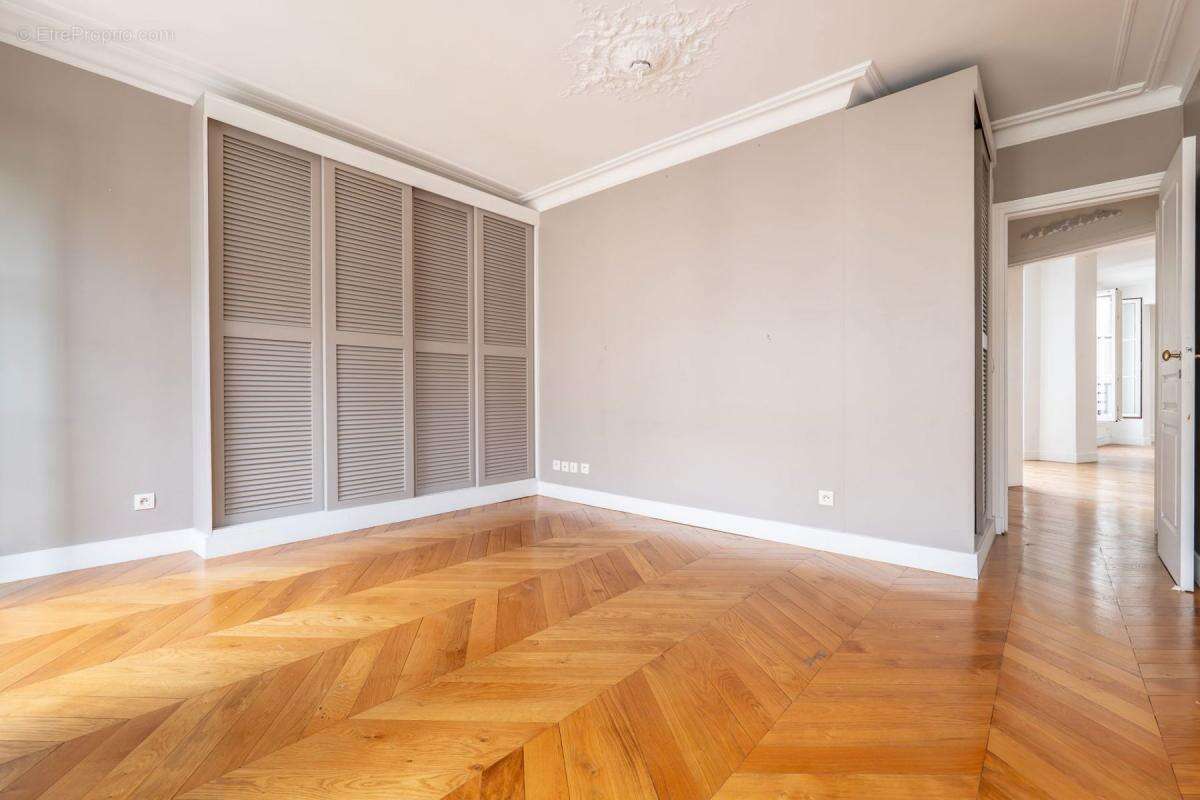 Appartement à PARIS-3E
