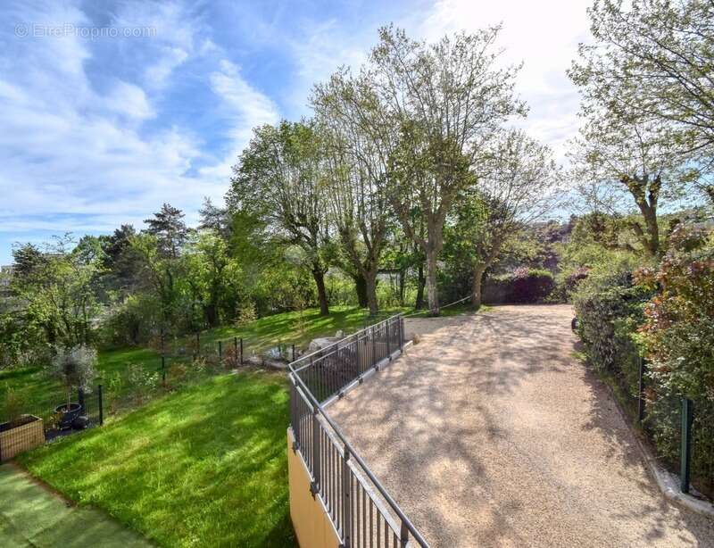 Appartement à DARDILLY