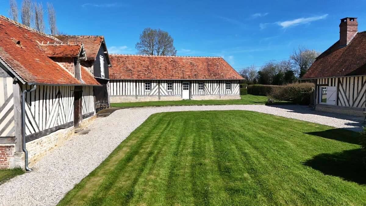 Maison à SAINT-GEORGES-EN-AUGE