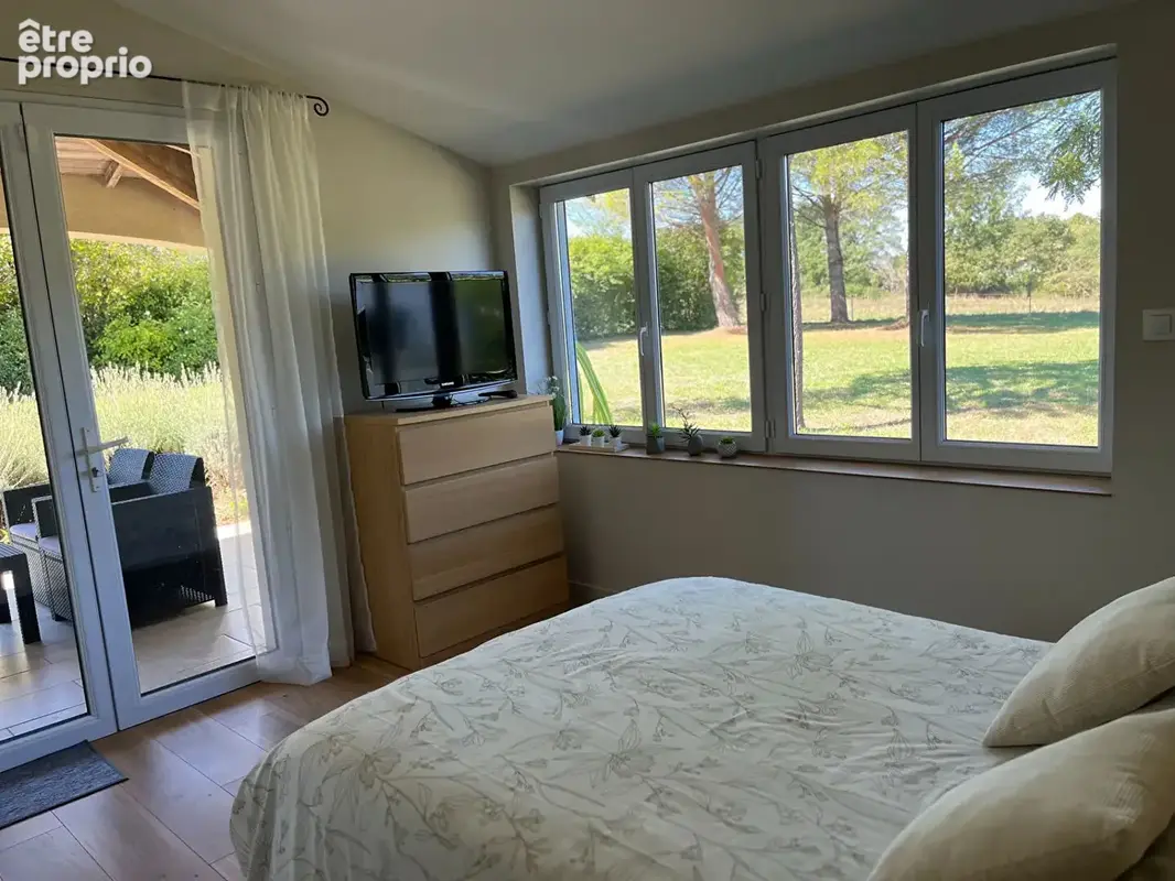 SAINT-BENOÎT - Maison 168 m², 5 chambres, terrain 3 095 m² - photo 13