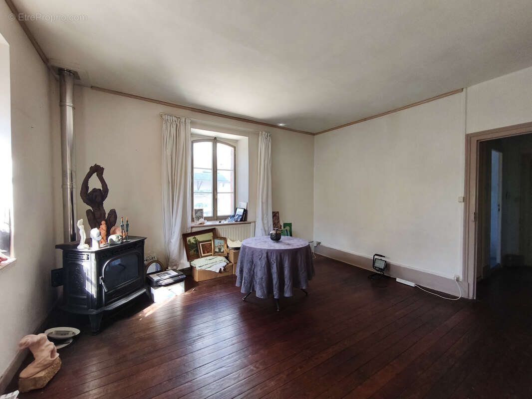 Maison à SUTRIEU