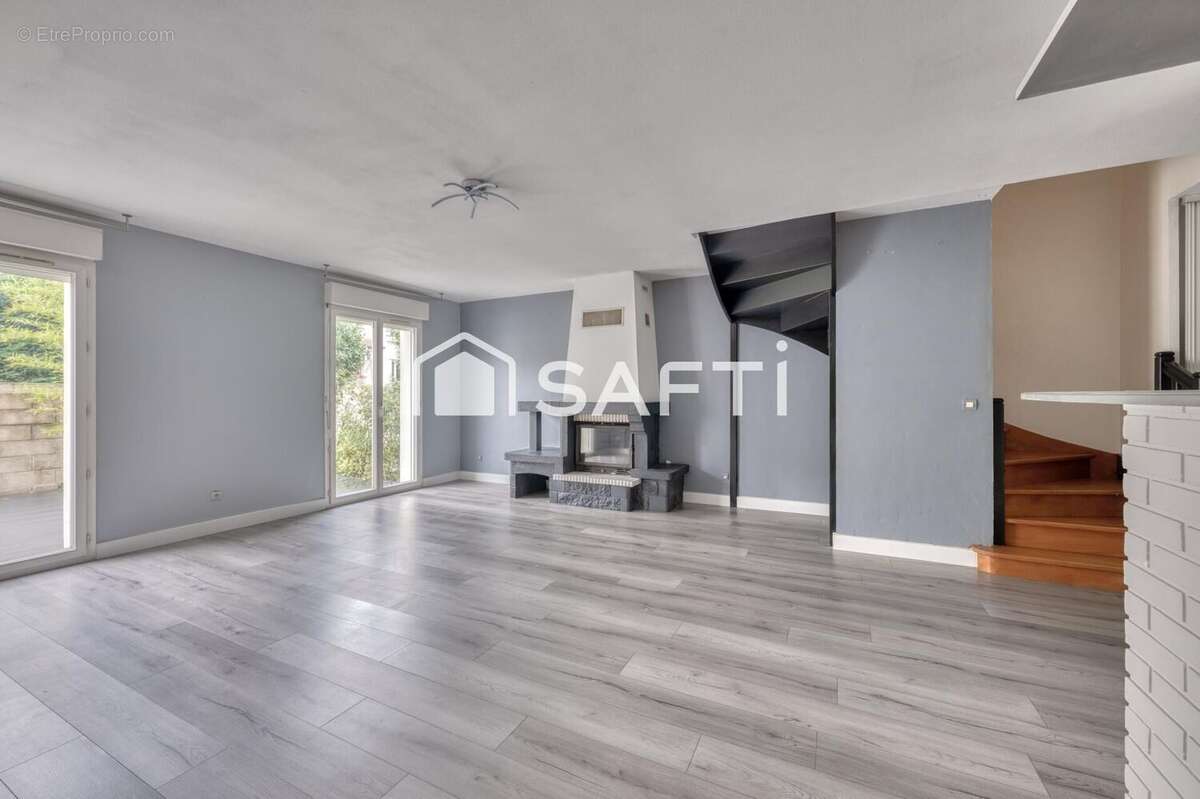 Photo 2 - Maison à SAINT-MAUR-DES-FOSSES