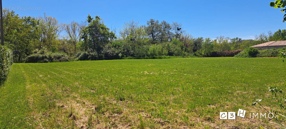Terrain à SAINT-JULIEN-SUR-GARONNE