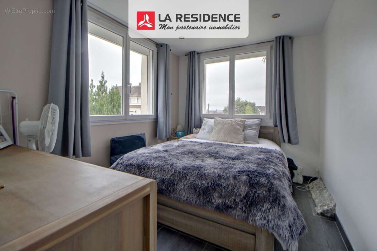 Maison à LES CLAYES-SOUS-BOIS