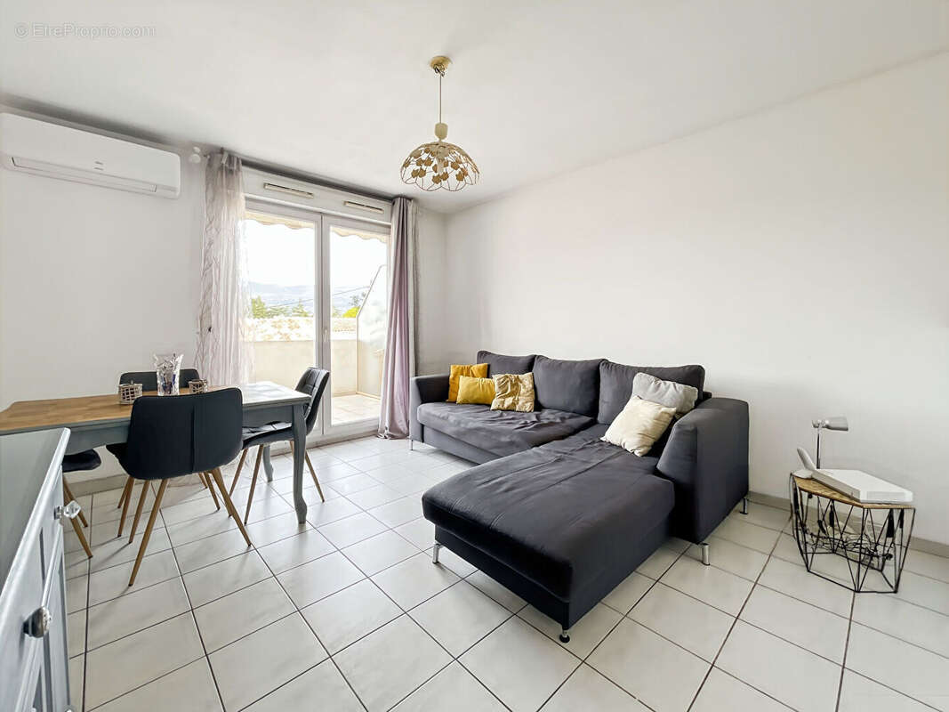 Appartement à MOUANS-SARTOUX