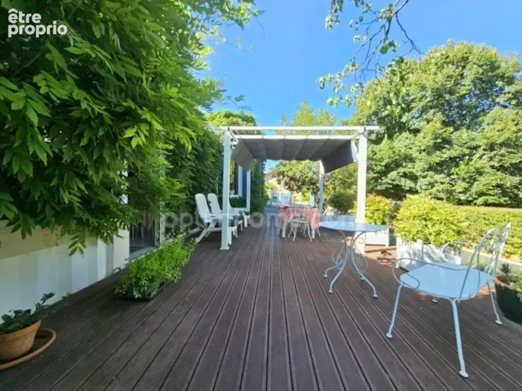 Coup de cœur à Nersac — Demeure de charme de 244 m² et 5 chambres, aux prestations haut de gamme. 10 pièces NERSAC (16) - photo 9
