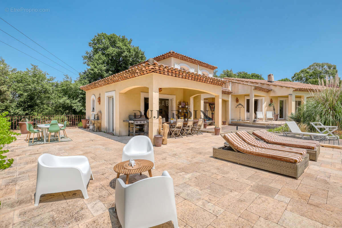 Maison à BORMES-LES-MIMOSAS