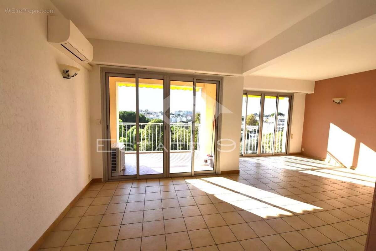 Appartement à LE CANNET