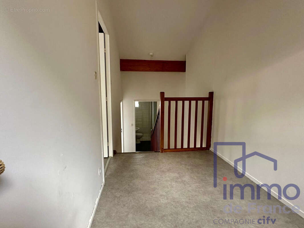 Maison à SAINT-PRIEST-EN-JAREZ