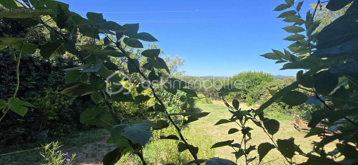 Villa d'Architecte, de 2003, 1 ECRIN DE SERENITE :178 m² – 5 Chambres –  Piscine et terrain de 1425 M²  ! - photo 15