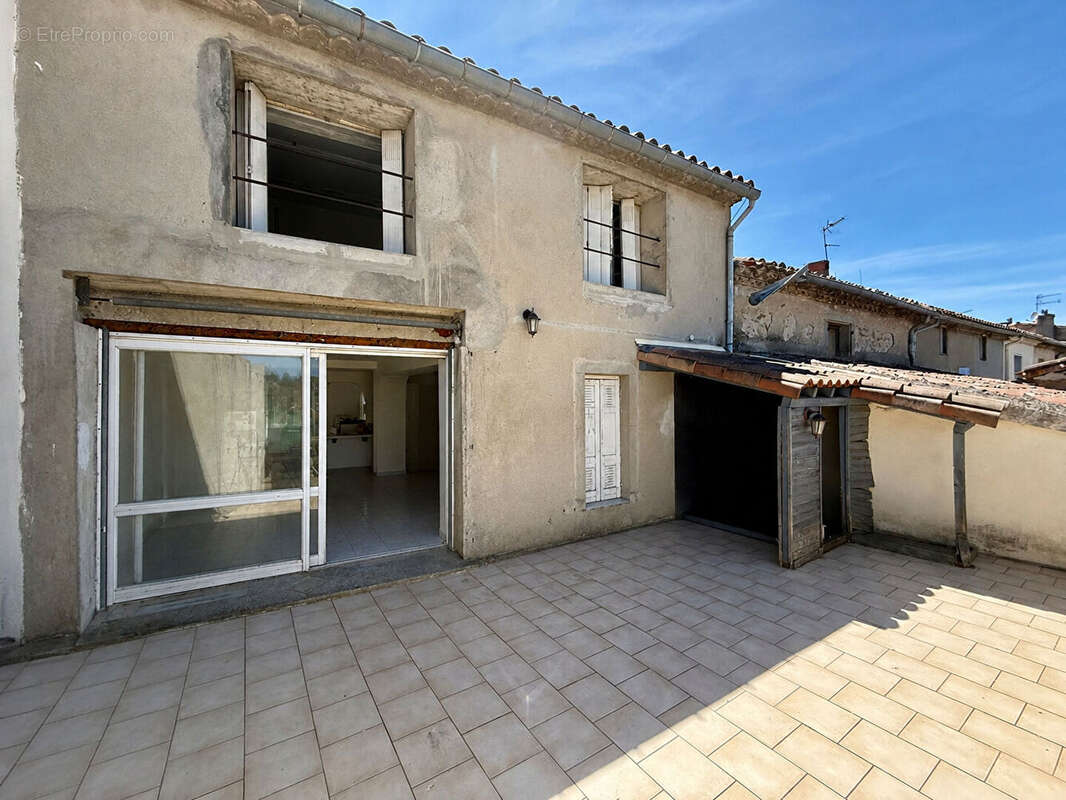 Maison de 198 m² avec deux logements distincts, terrasse, jardin et fort potentiel d'acquisition familiale ou patrimoniale - photo 3