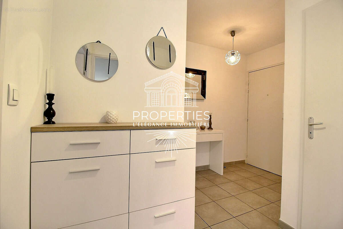 Appartement à COGOLIN