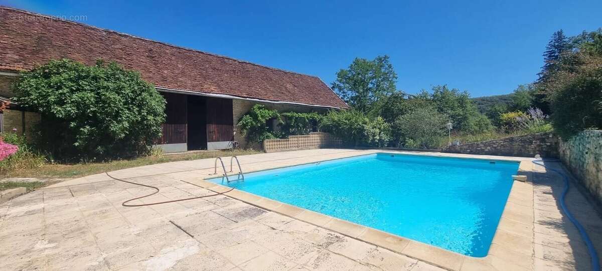 Maison de maître avec piscine et dépendances - photo 4