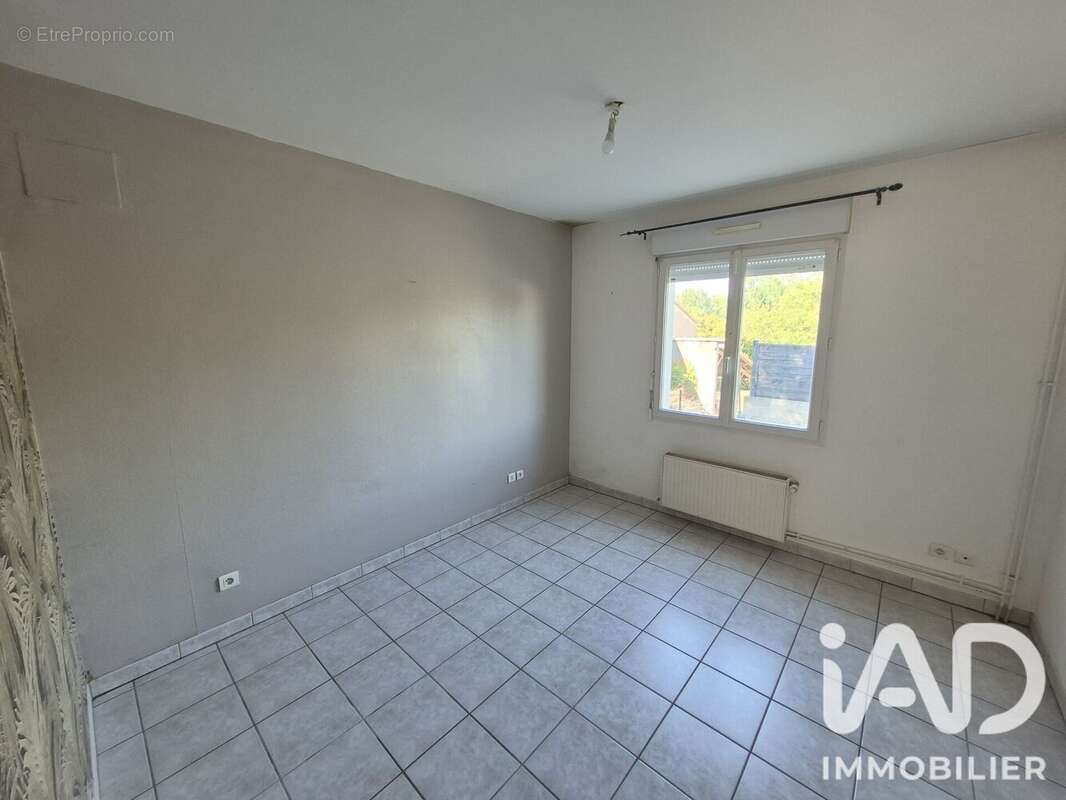 Maison 106 m² à La Creche  - photo 6